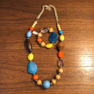 Chunky necklace and bracelet set— multicolored, earth tones.